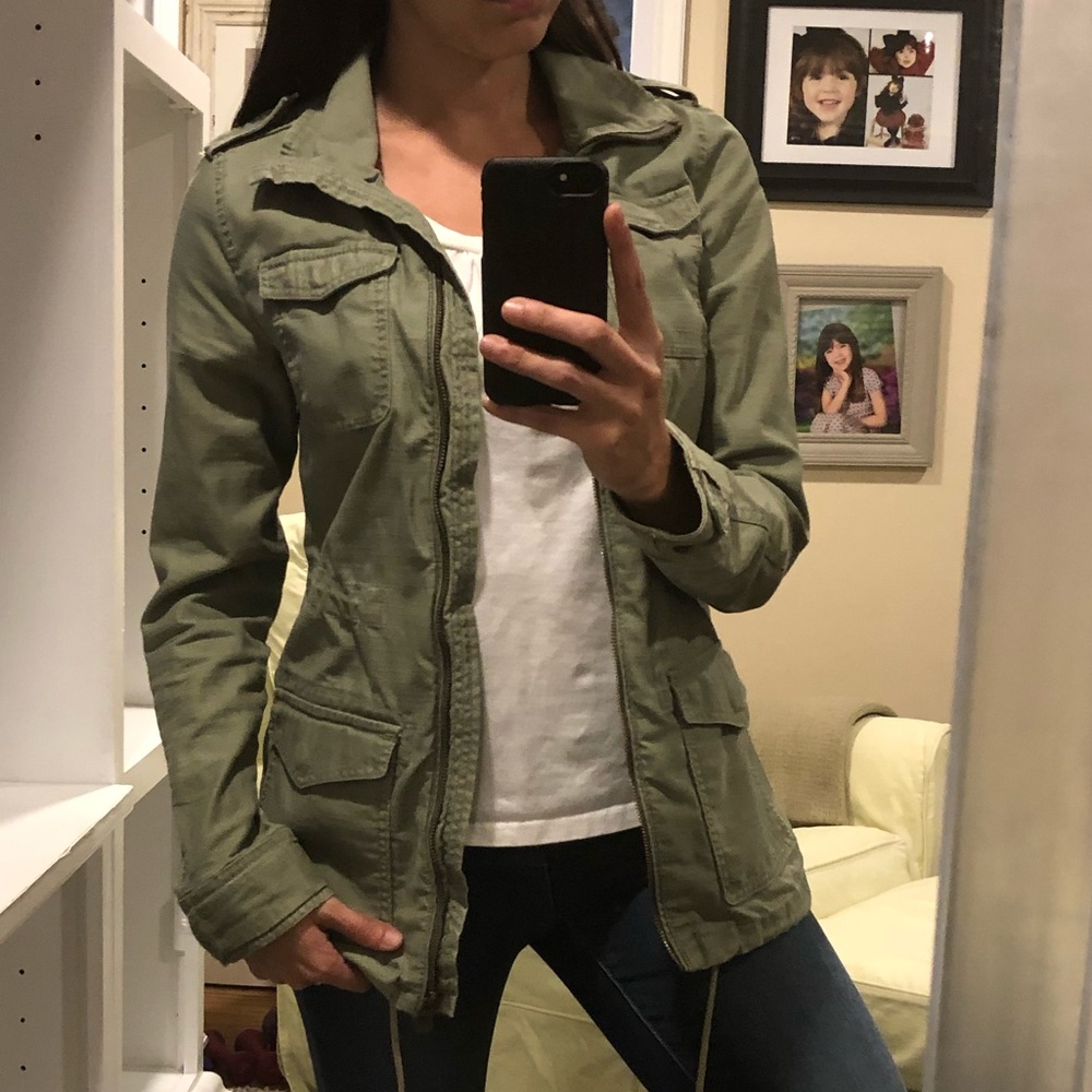 DIVIDED army green utility jacket